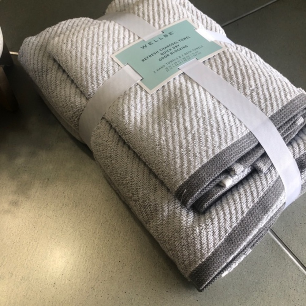 🌟 WellBe 4 Pack Refresh Charcoal Bath & Hand Towels READ DESCRIPTION PRICE FIRM - Picture 7 of 11
